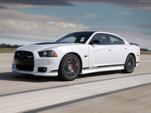 Dodge Charger SRT Hellcat, oldukça şık bir tasarıma sahip.