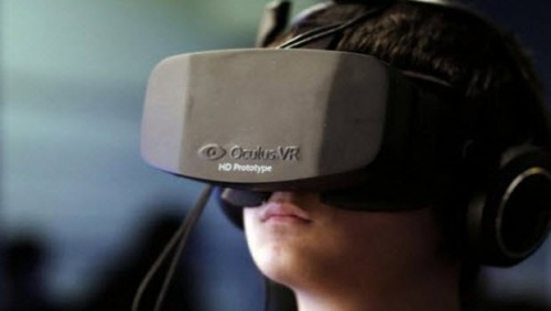 Oculus Rift, sanal gerçeklik gözlüğü.