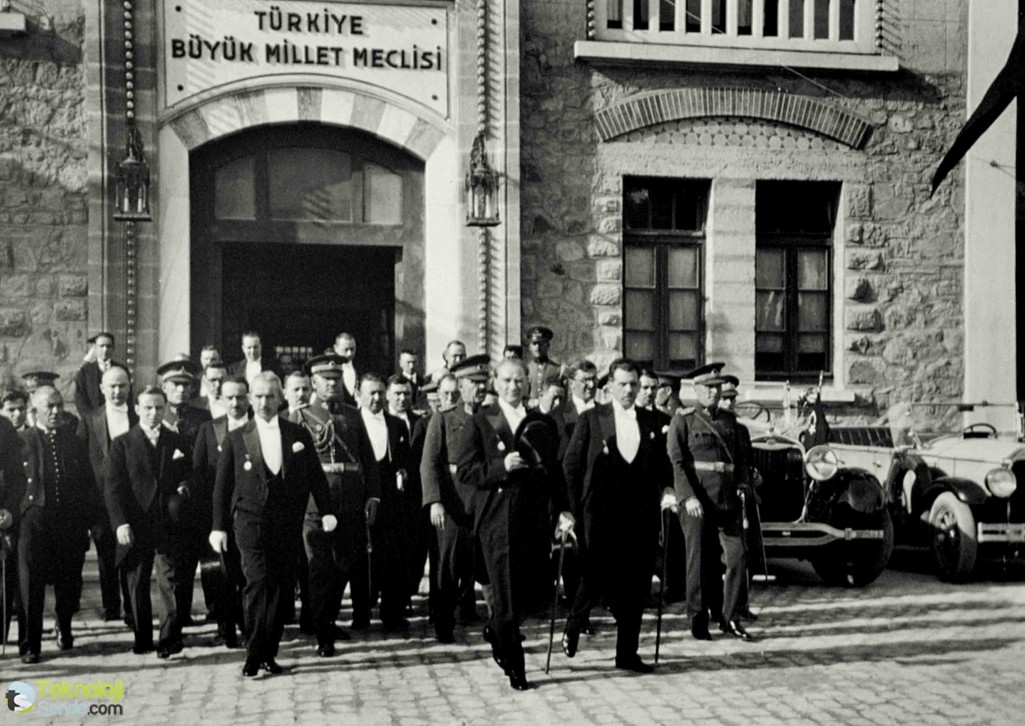 Mustafa Kemal Atatürk Fotoğraf ve Objeler