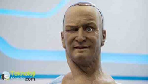 insana-cok-benzeyen-han-isimli-robot